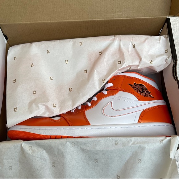 AIR JORDAN 1 MID SE ELECTRO ORANGE 11.5 BRAND NEW IN BOX - Picture 2 of 14